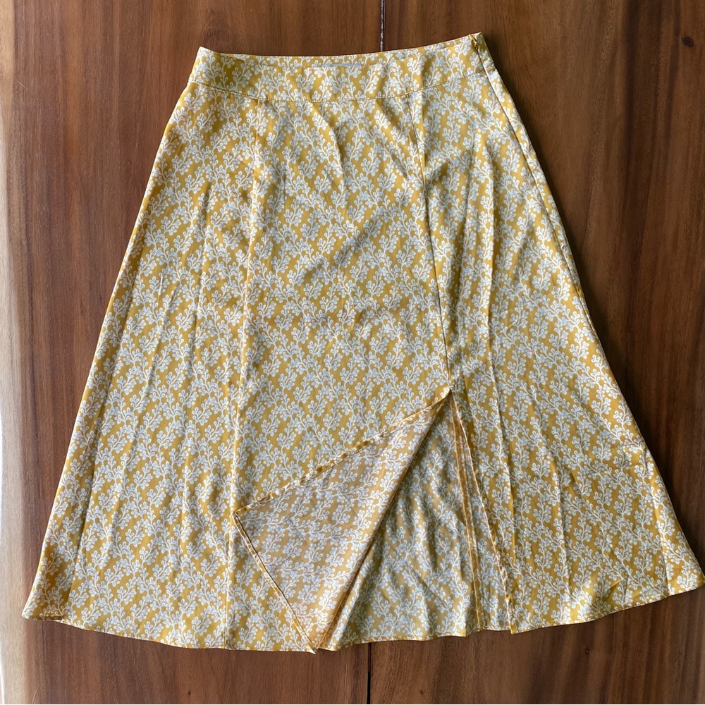 Floral Side Slit Midi Skirt - LOFT (size 4)